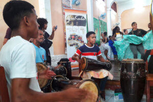 Clases de cultura arará en Camagüey