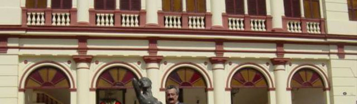 Restauran escultura de Aisar Jalil para plazuela de Camagüey