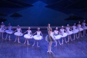 Ballet de Camagüey como cisne por España