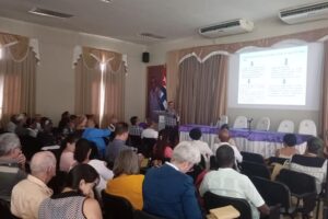 Taller de historia colonial cubana sesiona en Camagüey